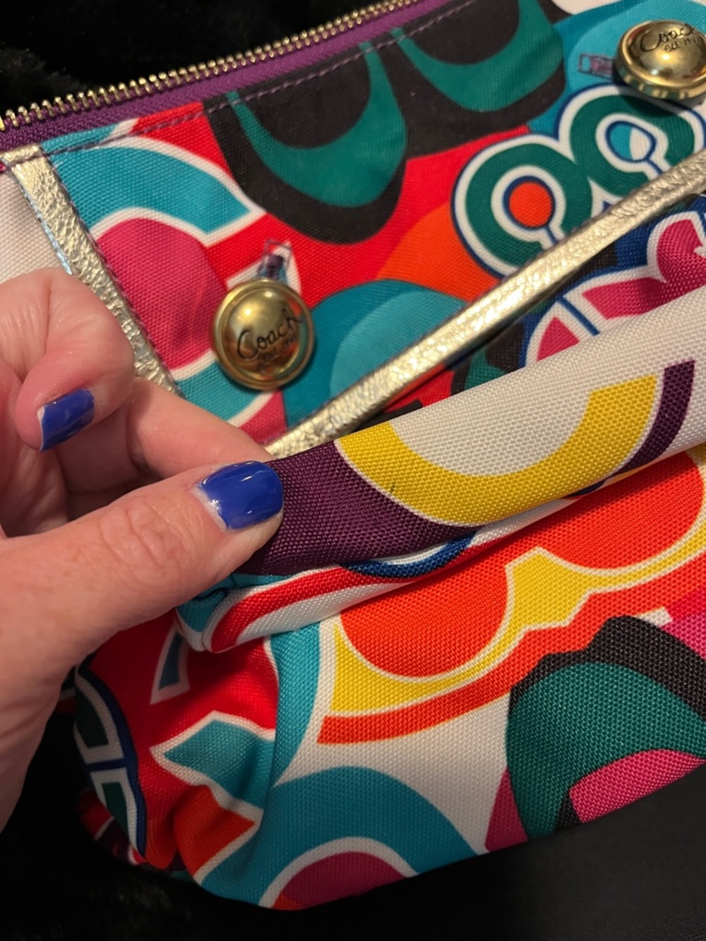 Coach mini shoulder bag very nice condition multi color authentic - Picture 5 of 5